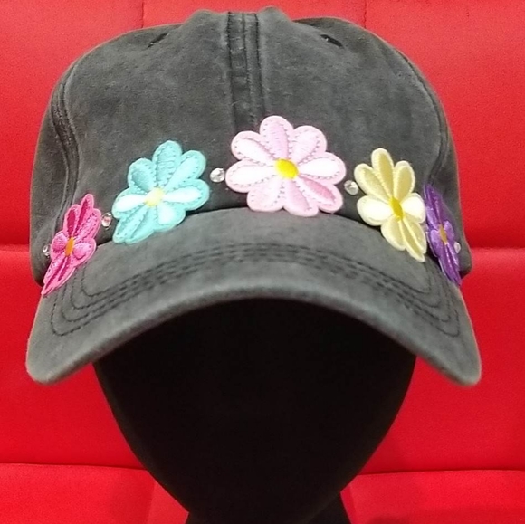 Dani'z Hat'z. Women's Charcoal Grey Hat. Created by me. - Picture 2 of 4